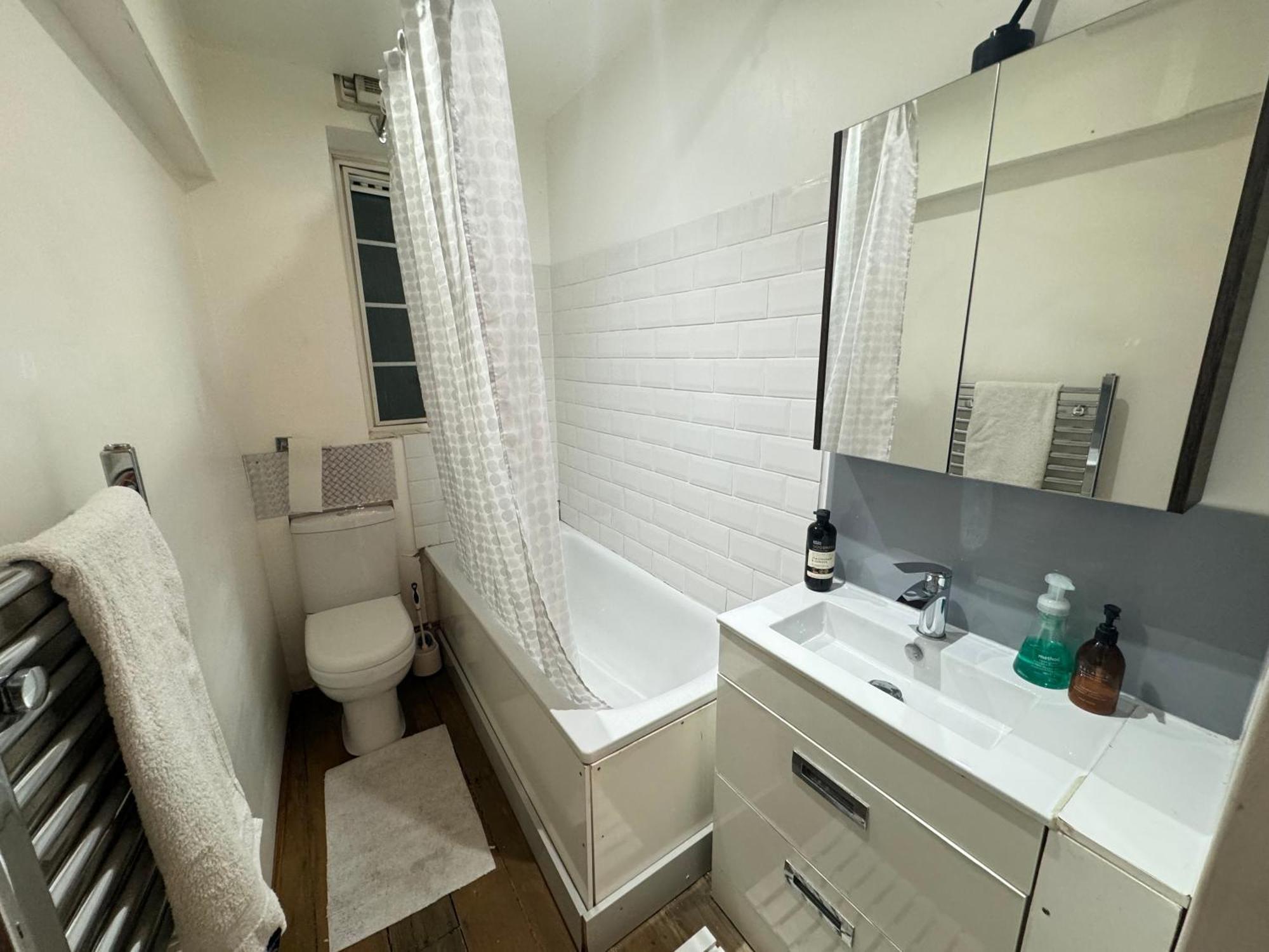 Serene 1bd Flat 7 Mins From Clapham Common Appartamento *