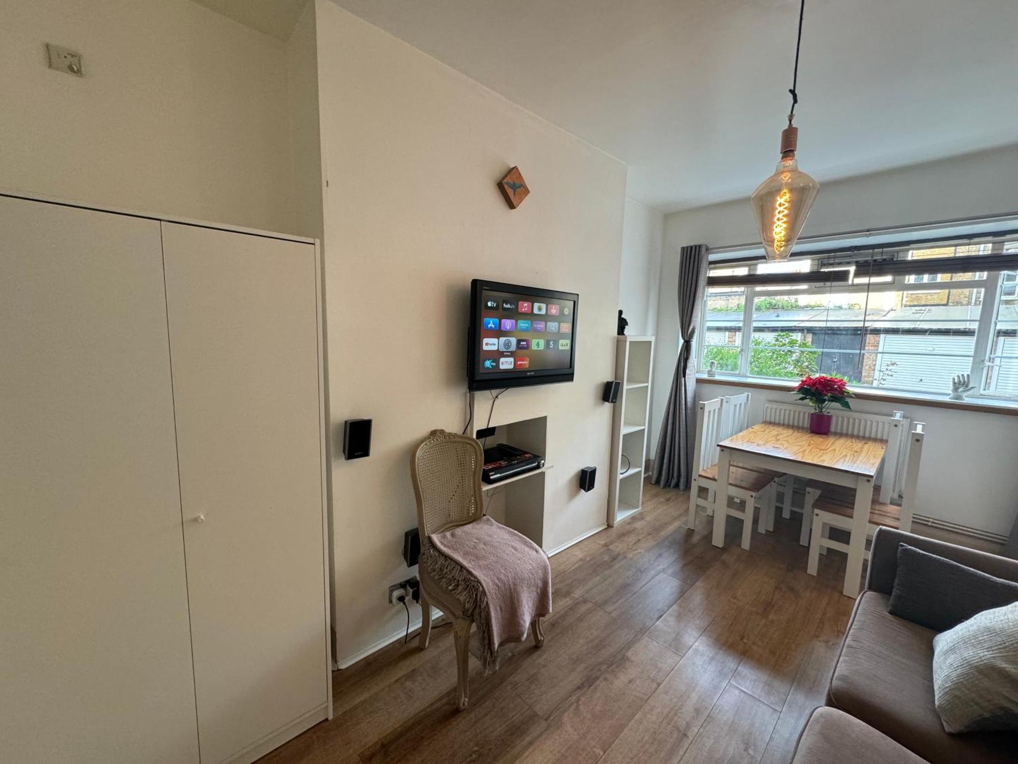 Serene 1bd Flat 7 Mins From Clapham Common Appartamento Londra